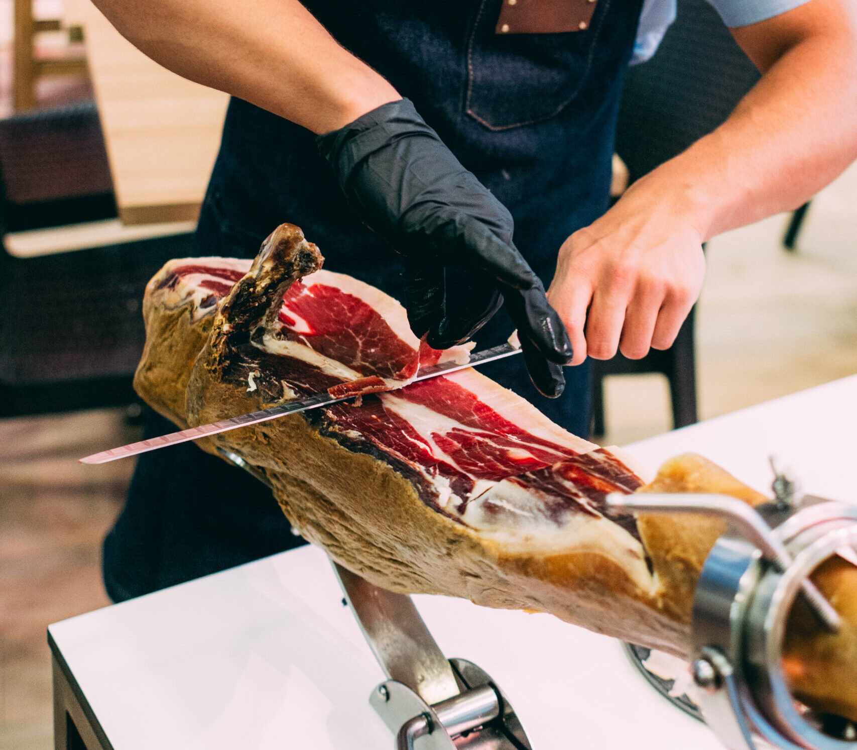 Cómo cortar jamón ibérico como un profesional