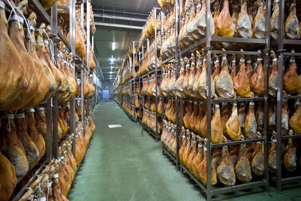 Jamón ibérico loncheado vs. pieza entera
